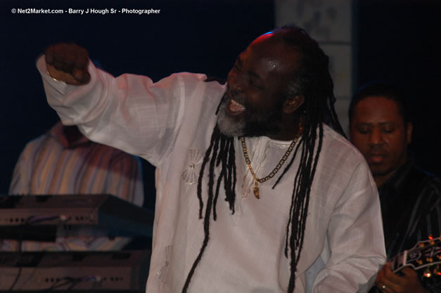 Freddy McGregor @ The Aqueduct on Rose Hall - Friday, January 26, 2007 - 10th Anniversary - Air Jamaica Jazz & Blues Festival 2007 - The Art of Music - Tuesday, January 23 - Saturday, January 27, 2007, The Aqueduct on Rose Hall, Montego Bay, Jamaica - Negril Travel Guide, Negril Jamaica WI - http://www.negriltravelguide.com - info@negriltravelguide.com...!