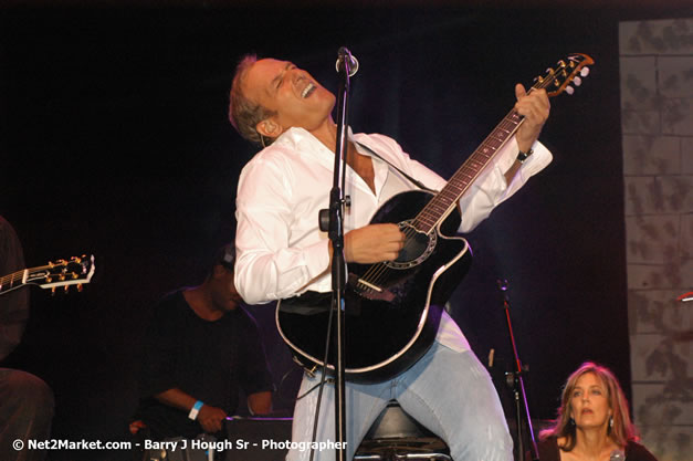 Michael Bolton - Air Jamaica Jazz & Blues Festival 2007 - The Art of Music -  Thursday, January 25th - 10th Anniversary - Air Jamaica Jazz & Blues Festival 2007 - The Art of Music - Tuesday, January 23 - Saturday, January 27, 2007, The Aqueduct on Rose Hall, Montego Bay, Jamaica - Negril Travel Guide, Negril Jamaica WI - http://www.negriltravelguide.com - info@negriltravelguide.com...!