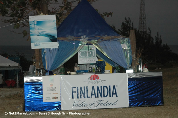 Venue & Audience - Air Jamaica Jazz & Blues Festival 2007 - The Art of Music -  Thursday, January 25th - 10th Anniversary - Air Jamaica Jazz & Blues Festival 2007 - The Art of Music - Tuesday, January 23 - Saturday, January 27, 2007, The Aqueduct on Rose Hall, Montego Bay, Jamaica - Negril Travel Guide, Negril Jamaica WI - http://www.negriltravelguide.com - info@negriltravelguide.com...!