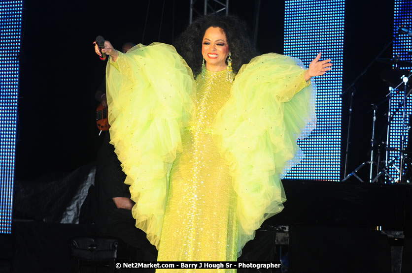 Diana Ross at the Air Jamaica Jazz and Blues Festival 2008 The Art of Music - Saturday, January 26, 2008 - Air Jamaica Jazz & Blues 2008 The Art of Music venue at the Aqaueduct on Rose Hall Resort & Counrty Club, Montego Bay, St. James, Jamaica W.I. - Thursday, January 24 - Saturday, January 26, 2008 - Photographs by Net2Market.com - Claudine Housen & Barry J. Hough Sr, Photographers - Negril Travel Guide, Negril Jamaica WI - http://www.negriltravelguide.com - info@negriltravelguide.com...!