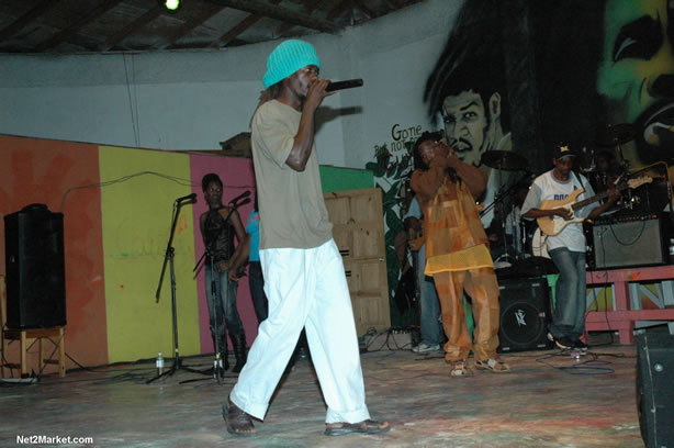 Reggae Superstar - Bush Man @ Bourbon Beach with Boddy Dread & Singing Honour - Presented by Our Music Promotions - Omar & Ama-Donna - Saturday, May 14, 2005 - Negril Travel Guide, Negril Jamaica WI - http://www.negriltravelguide.com - info@negriltravelguide.com...!