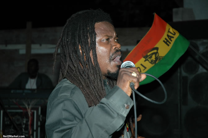 The Messenger, Reggae Super Star - Luciano - Gregory Isaacs - Bobby Dread - Swallow - backed by the Indika Band - Boubon Beach Restaurant, Beach Bar & Oceanfront Accommodations - Negril Travel Guide, Negril Jamaica WI - http://www.negriltravelguide.com - info@negriltravelguide.com...!