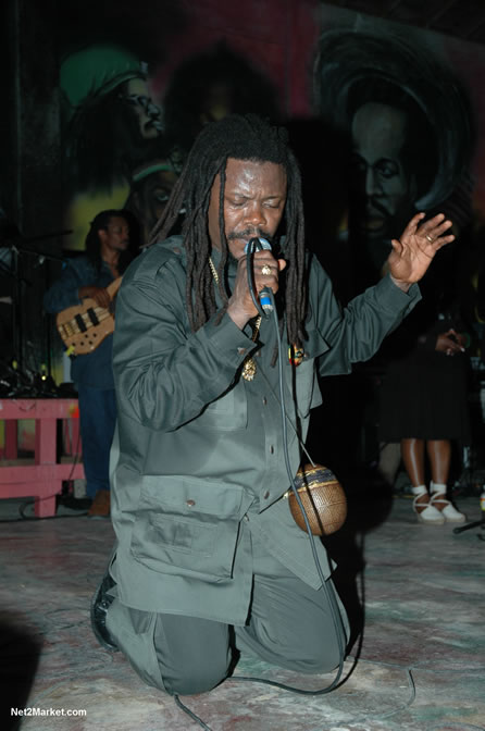 The Messenger, Reggae Super Star - Luciano - Gregory Isaacs - Bobby Dread - Swallow - backed by the Indika Band - Boubon Beach Restaurant, Beach Bar & Oceanfront Accommodations - Negril Travel Guide, Negril Jamaica WI - http://www.negriltravelguide.com - info@negriltravelguide.com...!