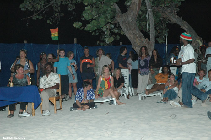 The Messenger, Reggae Super Star - Luciano - Gregory Isaacs - Bobby Dread - Swallow - backed by the Indika Band - Boubon Beach Restaurant, Beach Bar & Oceanfront Accommodations - Negril Travel Guide, Negril Jamaica WI - http://www.negriltravelguide.com - info@negriltravelguide.com...!