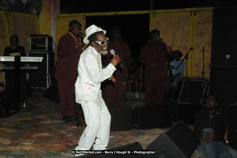 Bunny Wailer & King Yellowman at Bourbon Beach - Monday, February 25, 2008 - Bourbin Beach Restaurant, Bar, Oceanfront Accommodatioins, Live Reggae Music & Disco, Norman Manley Boulevard, Negril, Westmoreland, Jamaica W.I. - Photographs by Net2Market.com - Barry J. Hough Sr, Photographer - Negril Travel Guide, Negril Jamaica WI - http://www.negriltravelguide.com - info@negriltravelguide.com...!