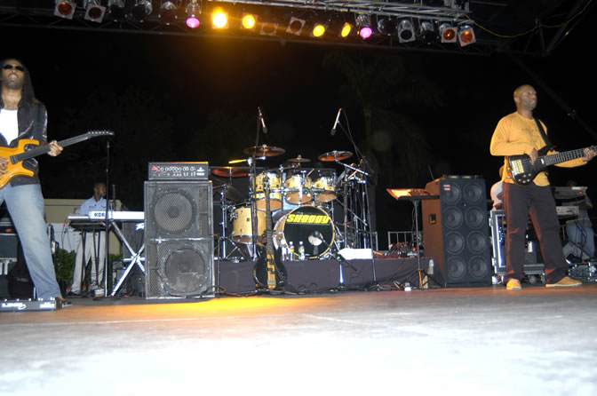 Shaggy - Caribbean Night Party - Rose Hall Great House - Caribbean MarketPlace 2005 by the Caribbean Hotel Association - Negril Travel Guide, Negril Jamaica WI - http://www.negriltravelguide.com - info@negriltravelguide.com...!