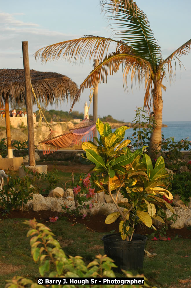 Catcha Fallen Star Resort Rises from the Destruction of Hurricane Ivan, West End, Negril, Westmoreland, Jamaica W.I. - Photographs by Net2Market.com - Barry J. Hough Sr. Photojournalist/Photograper - Photographs taken with a Nikon D70, D100, or D300 -  Negril Travel Guide, Negril Jamaica WI - http://www.negriltravelguide.com - info@negriltravelguide.com...!