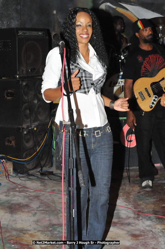  Coco Tea & Silver Cat at Bourbon Beach - Money Cologne Promotions presents The Growning of Coco Tea & Silver Cat at Bourbon Beach, Norman Manley Boulevard, Negril , Westmoreland, Jamaica W.I. - Monday, April 14, 2008 - Photographs by Barry J. Hough Sr. Photojournalist/Photograper - Photographs taken with a Nikon D70, D100, or D300 - Negril Travel Guide, Negril Jamaica WI - http://www.negriltravelguide.com - info@negriltravelguide.com...!