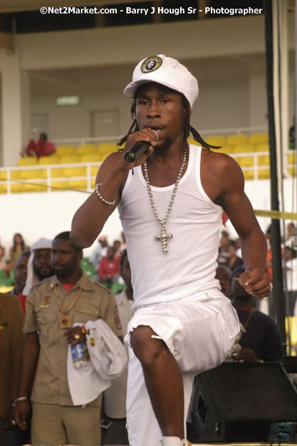 Jah Cure - Cure Fest 2007 - Longing For Concert at Trelawny Multi Purpose Stadium, Trelawny, Jamaica - Sunday, October 14, 2007 - Cure Fest 2007 October 12th-14th, 2007 Presented by Danger Promotions, Iyah Cure Promotions, and Brass Gate Promotions - Alison Young, Publicist - Photographs by Net2Market.com - Barry J. Hough Sr, Photographer - Negril Travel Guide, Negril Jamaica WI - http://www.negriltravelguide.com - info@negriltravelguide.com...!