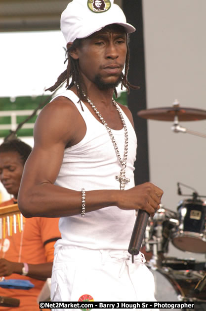 Jah Cure - Cure Fest 2007 - Longing For Concert at Trelawny Multi Purpose Stadium, Trelawny, Jamaica - Sunday, October 14, 2007 - Cure Fest 2007 October 12th-14th, 2007 Presented by Danger Promotions, Iyah Cure Promotions, and Brass Gate Promotions - Alison Young, Publicist - Photographs by Net2Market.com - Barry J. Hough Sr, Photographer - Negril Travel Guide, Negril Jamaica WI - http://www.negriltravelguide.com - info@negriltravelguide.com...!