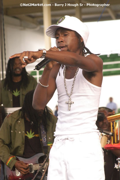 Jah Cure - Cure Fest 2007 - Longing For Concert at Trelawny Multi Purpose Stadium, Trelawny, Jamaica - Sunday, October 14, 2007 - Cure Fest 2007 October 12th-14th, 2007 Presented by Danger Promotions, Iyah Cure Promotions, and Brass Gate Promotions - Alison Young, Publicist - Photographs by Net2Market.com - Barry J. Hough Sr, Photographer - Negril Travel Guide, Negril Jamaica WI - http://www.negriltravelguide.com - info@negriltravelguide.com...!