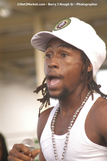 Jah Cure - Cure Fest 2007 - Longing For Concert at Trelawny Multi Purpose Stadium, Trelawny, Jamaica - Sunday, October 14, 2007 - Cure Fest 2007 October 12th-14th, 2007 Presented by Danger Promotions, Iyah Cure Promotions, and Brass Gate Promotions - Alison Young, Publicist - Photographs by Net2Market.com - Barry J. Hough Sr, Photographer - Negril Travel Guide, Negril Jamaica WI - http://www.negriltravelguide.com - info@negriltravelguide.com...!