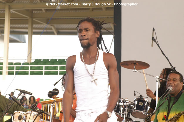 Jah Cure - Cure Fest 2007 - Longing For Concert at Trelawny Multi Purpose Stadium, Trelawny, Jamaica - Sunday, October 14, 2007 - Cure Fest 2007 October 12th-14th, 2007 Presented by Danger Promotions, Iyah Cure Promotions, and Brass Gate Promotions - Alison Young, Publicist - Photographs by Net2Market.com - Barry J. Hough Sr, Photographer - Negril Travel Guide, Negril Jamaica WI - http://www.negriltravelguide.com - info@negriltravelguide.com...!