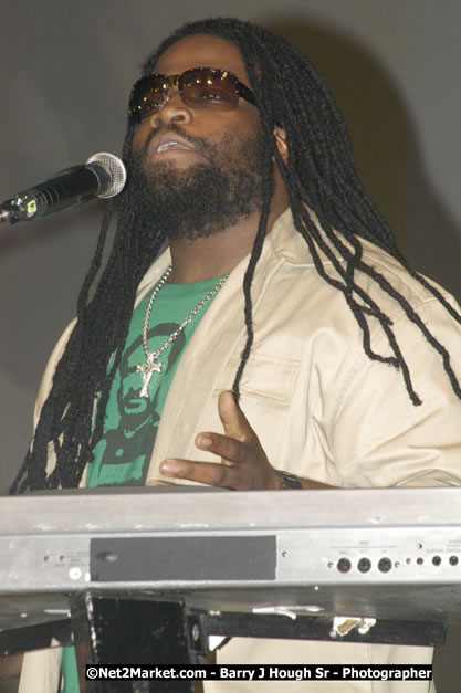 Morgan Heritage - Cure Fest 2007 - Longing For Concert at Trelawny Multi Purpose Stadium, Trelawny, Jamaica - Sunday, October 14, 2007 - Cure Fest 2007 October 12th-14th, 2007 Presented by Danger Promotions, Iyah Cure Promotions, and Brass Gate Promotions - Alison Young, Publicist - Photographs by Net2Market.com - Barry J. Hough Sr, Photographer - Negril Travel Guide, Negril Jamaica WI - http://www.negriltravelguide.com - info@negriltravelguide.com...!