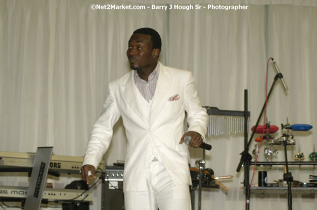 Prodigal Son - Reflections - Cure Fest 2007 - All White Birth-Night Party - Hosted by Jah Cure - Starfish Trelawny Hotel - Trelawny, Jamaica - Friday, October 12, 2007 - Cure Fest 2007 October 12th-14th, 2007 Presented by Danger Promotions, Iyah Cure Promotions, and Brass Gate Promotions - Alison Young, Publicist - Photographs by Net2Market.com - Barry J. Hough Sr, Photographer - Negril Travel Guide, Negril Jamaica WI - http://www.negriltravelguide.com - info@negriltravelguide.com...!