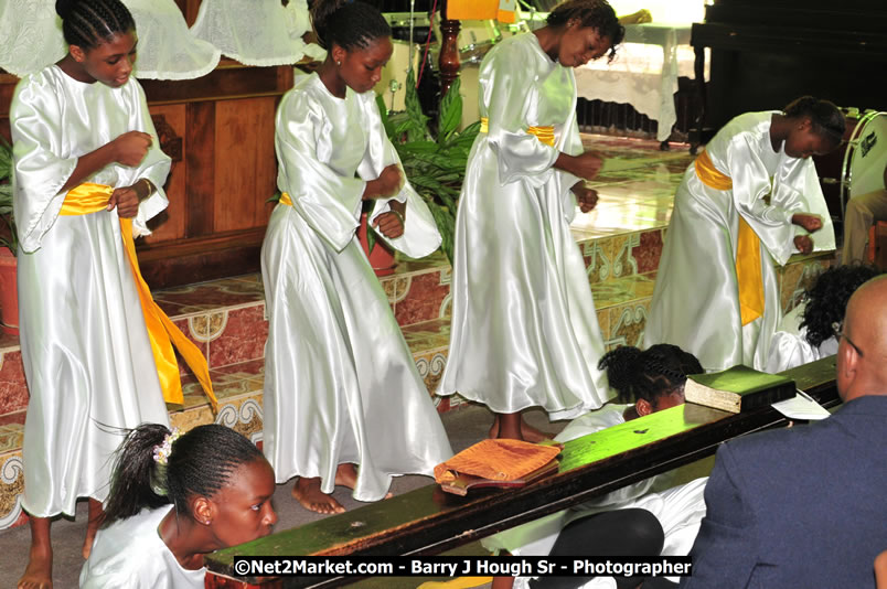 Lucea United Church - Unitied Church in Jamaica and Cayman Islands - Worship Service & Celebration of the Sacrament of Holy Communion - Special Guests: Hanover Homecoming Foundation & His excellency The Most Honourable Professor Sir Kenneth Hall Governor General of Jamaica - Sunday, August 3, 2008 - Hanover Homecoming Foundation LTD Jamaica - Wherever you roam ... Hanover bids you ... come HOME - Sunday, August 3 to Saturday, August 9, 2008 - Hanover Jamaica - Photographs by Net2Market.com - Barry J. Hough Sr. Photojournalist/Photograper - Photographs taken with a Nikon D300 - Negril Travel Guide, Negril Jamaica WI - http://www.negriltravelguide.com - info@negriltravelguide.com...!