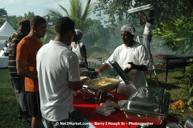 Hybrid Go Ultra - Independence Negril 2K7 - A Barefoot Beach Party @ The Hybrid Beach Cove aka Half Moon Beach Club, Sunday, August 5, 2007, Half Moon Beach, Hanover Parish, Jamaica - Negril Travel Guide.com, Negril Jamaica WI - http://www.negriltravelguide.com - info@negriltravelguide.com...!