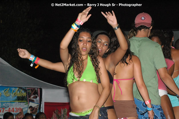 Hybrid Go Ultra - Independence Negril 2K7 - A Barefoot Beach Party @ The Hybrid Beach Cove aka Half Moon Beach Club, Sunday, August 5, 2007, Half Moon Beach, Hanover Parish, Jamaica - Negril Travel Guide.com, Negril Jamaica WI - http://www.negriltravelguide.com - info@negriltravelguide.com...!