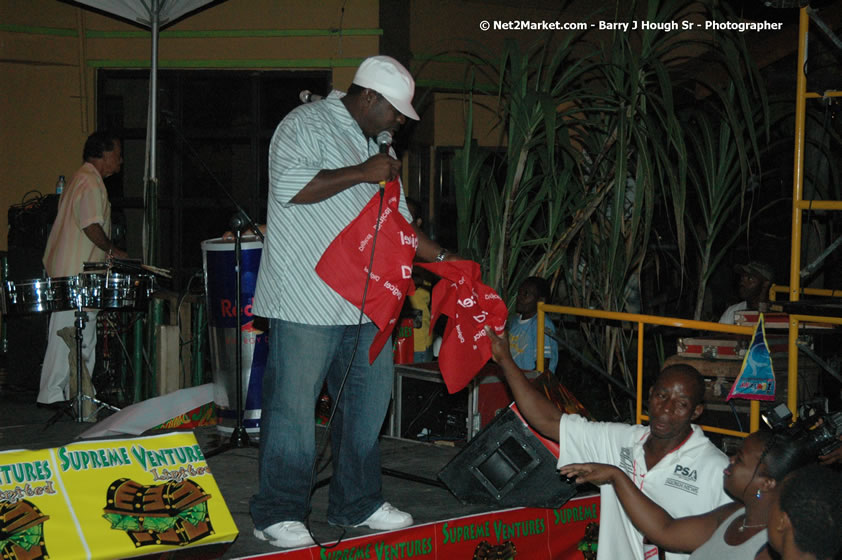 Jamaica Carnival 2007 @ The Jungle, Friday, March 2, 2007, The Jungle, Norman Manley Boulevard, Negril, Westmoreland, Jamaica W.I. - Negril Travel Guide, Negril Jamaica WI - http://www.negriltravelguide.com - info@negriltravelguide.com...!