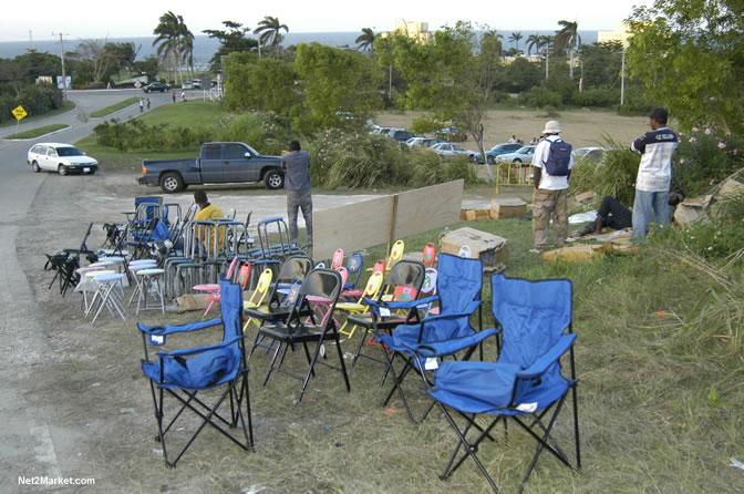 Jazz & Blues Goers - Air Jamaica Jazz & Blues 2005 - The Art Of Music - Cinnamon Hill Golf Course, Rose Hall, Montego Bay - Negril Travel Guide, Negril Jamaica WI - http://www.negriltravelguide.com - info@negriltravelguide.com...!