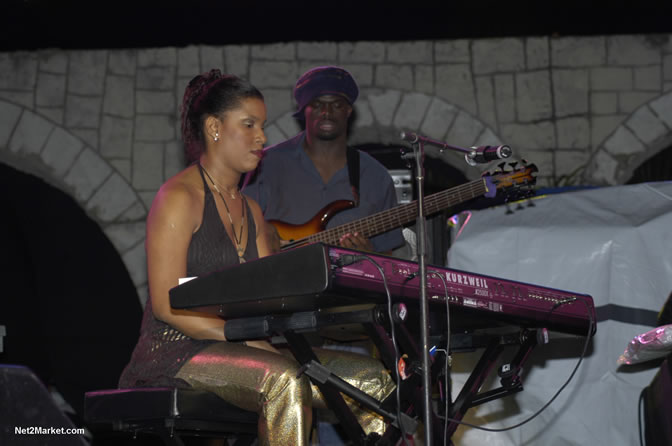 Performances - Air Jamaica Jazz & Blues 2005 - The Art Of Music - Cinnamon Hill Golf Course, Rose Hall, Montego Bay - Negril Travel Guide, Negril Jamaica WI - http://www.negriltravelguide.com - info@negriltravelguide.com...!