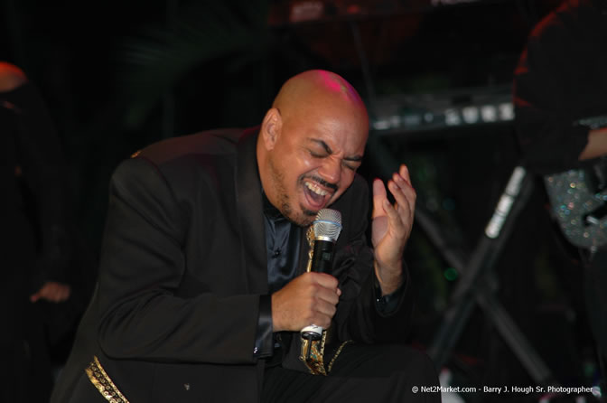 James Ingram - Air Jamaica Jazz & Blues Festival 2006 - The Art of Music - Cinnamon Hill Golf Club - Rosehall Resort & Country Club, Montego Bay, Jamaica W.I. - Thursday, Saturday 28, 2006 - Negril Travel Guide, Negril Jamaica WI - http://www.negriltravelguide.com - info@negriltravelguide.com...!