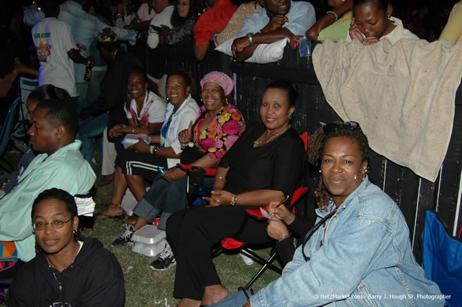 Saturday Night Jazz & Blues Goers - Air Jamaica Jazz & Blues Festival 2006 - The Art of Music - Cinnamon Hill Golf Club - Rosehall Resort & Country Club, Montego Bay, Jamaica W.I. - Thursday, Saturday 28, 2006 - Negril Travel Guide, Negril Jamaica WI - http://www.negriltravelguide.com - info@negriltravelguide.com...!