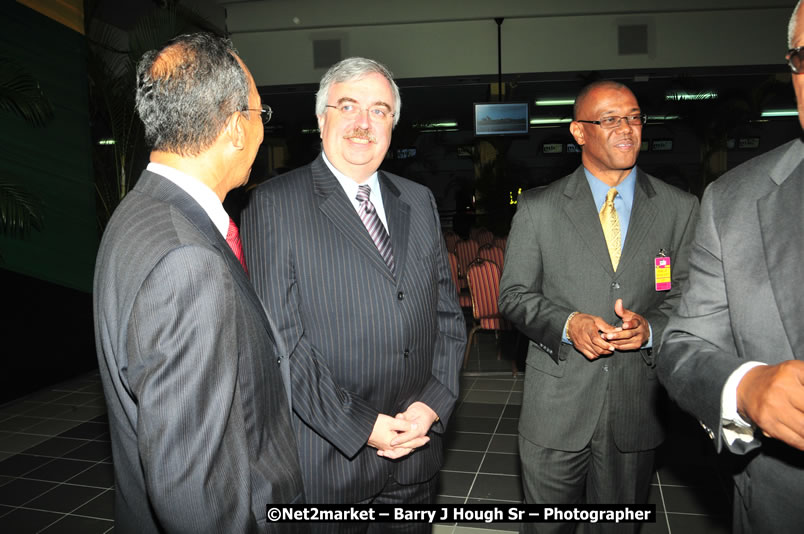 The Unveiling Of The Commemorative Plaque By The Honourable Prime Minister, Orette Bruce Golding, MP, And Their Majesties, King Juan Carlos I And Queen Sofia Of Spain - On Wednesday, February 18, 2009, Marking The Completion Of The Expansion Of Sangster International Airport, Venue at Sangster International Airport, Montego Bay, St James, Jamaica - Wednesday, February 18, 2009 - Photographs by Net2Market.com - Barry J. Hough Sr, Photographer/Photojournalist - Negril Travel Guide, Negril Jamaica WI - http://www.negriltravelguide.com - info@negriltravelguide.com...!