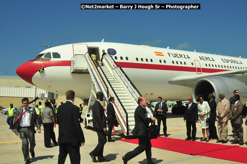 The Unveiling Of The Commemorative Plaque By The Honourable Prime Minister, Orette Bruce Golding, MP, And Their Majesties, King Juan Carlos I And Queen Sofia Of Spain - On Wednesday, February 18, 2009, Marking The Completion Of The Expansion Of Sangster International Airport, Venue at Sangster International Airport, Montego Bay, St James, Jamaica - Wednesday, February 18, 2009 - Photographs by Net2Market.com - Barry J. Hough Sr, Photographer/Photojournalist - Negril Travel Guide, Negril Jamaica WI - http://www.negriltravelguide.com - info@negriltravelguide.com...!