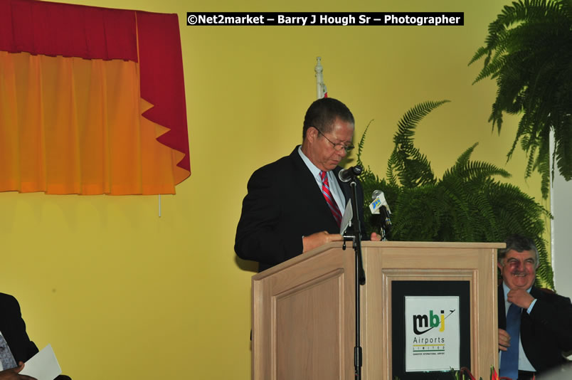 The Unveiling Of The Commemorative Plaque By The Honourable Prime Minister, Orette Bruce Golding, MP, And Their Majesties, King Juan Carlos I And Queen Sofia Of Spain - On Wednesday, February 18, 2009, Marking The Completion Of The Expansion Of Sangster International Airport, Venue at Sangster International Airport, Montego Bay, St James, Jamaica - Wednesday, February 18, 2009 - Photographs by Net2Market.com - Barry J. Hough Sr, Photographer/Photojournalist - Negril Travel Guide, Negril Jamaica WI - http://www.negriltravelguide.com - info@negriltravelguide.com...!