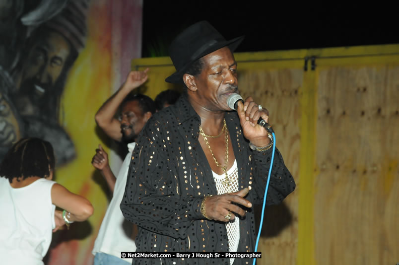 Leroy Sibbles and Gregory Isaacs at Bourbon Beach - Monday, February 11, 2008 - Bourbon Beach, Norman Manley Boulevard, Negril, Westmoreland, Jamaica W.I. - Photographs by Net2Market.com - Barry J. Hough Sr, Photographer - Negril Travel Guide, Negril Jamaica WI - http://www.negriltravelguide.com - info@negriltravelguide.com...!