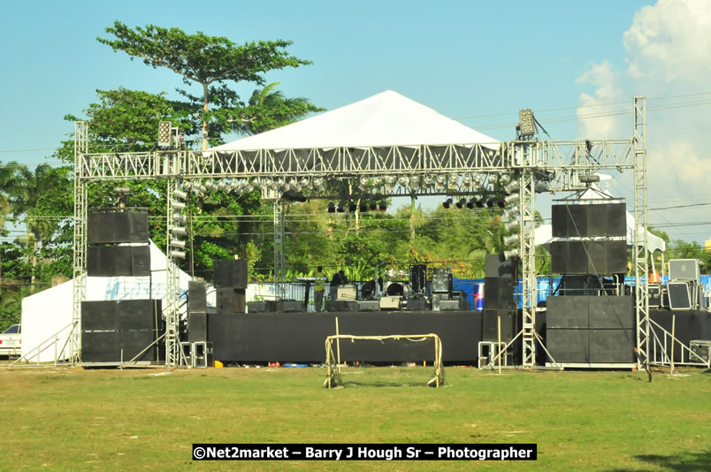 Marley Magic Traffic Jam - Celebrity Football @ Spring Break - Saturday, March 21, 2009 - Also Featuring: Kelley, Capleton, Junior Reid, Spragga Benz, Wayne Marshall, Munga, Romaine Virgo,Embee, Bango Herman, Flava K, Whisky Baggio, Andrew and Wadda Blood, Black Am I, Packa, Venue at Waz Beach, Norman Manley Boulevard, Negril Westmoreland, Jamaica - Saturday, March 21, 2009 - Photographs by Net2Market.com - Barry J. Hough Sr, Photographer/Photojournalist - Negril Travel Guide, Negril Jamaica WI - http://www.negriltravelguide.com - info@negriltravelguide.com...!