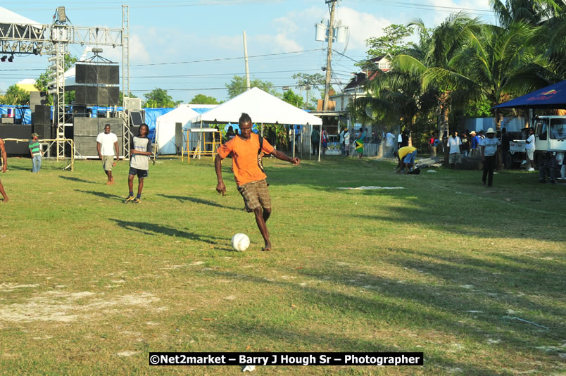 Marley Magic Traffic Jam - Celebrity Football @ Spring Break - Saturday, March 21, 2009 - Also Featuring: Kelley, Capleton, Junior Reid, Spragga Benz, Wayne Marshall, Munga, Romaine Virgo,Embee, Bango Herman, Flava K, Whisky Baggio, Andrew and Wadda Blood, Black Am I, Packa, Venue at Waz Beach, Norman Manley Boulevard, Negril Westmoreland, Jamaica - Saturday, March 21, 2009 - Photographs by Net2Market.com - Barry J. Hough Sr, Photographer/Photojournalist - Negril Travel Guide, Negril Jamaica WI - http://www.negriltravelguide.com - info@negriltravelguide.com...!