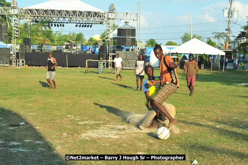 Marley Magic Traffic Jam - Celebrity Football @ Spring Break - Saturday, March 21, 2009 - Also Featuring: Kelley, Capleton, Junior Reid, Spragga Benz, Wayne Marshall, Munga, Romaine Virgo,Embee, Bango Herman, Flava K, Whisky Baggio, Andrew and Wadda Blood, Black Am I, Packa, Venue at Waz Beach, Norman Manley Boulevard, Negril Westmoreland, Jamaica - Saturday, March 21, 2009 - Photographs by Net2Market.com - Barry J. Hough Sr, Photographer/Photojournalist - Negril Travel Guide, Negril Jamaica WI - http://www.negriltravelguide.com - info@negriltravelguide.com...!