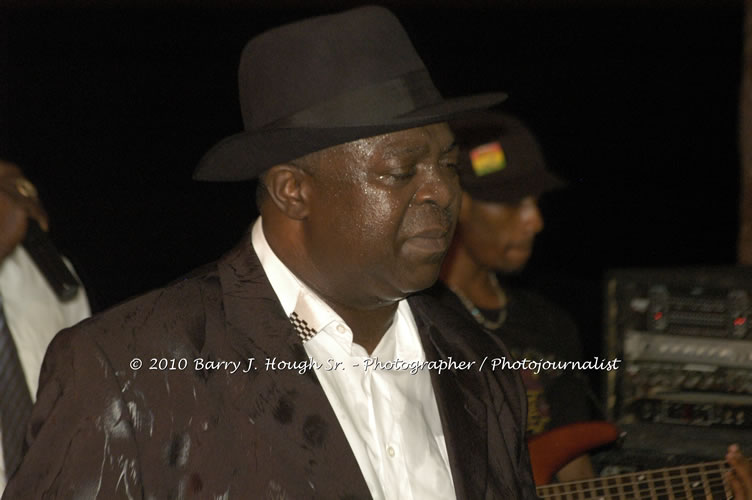 Chaka Demus & Pliers - Live In Concert @ Negril Escape Resort and Spa, December 8, 2009, One Love Drive, West End, Negril, Westmoreland, Jamaica W.I. - Photographs by Net2Market.com - Barry J. Hough Sr, Photographer/Photojournalist - Negril Travel Guide, Negril Jamaica WI - http://www.negriltravelguide.com - info@negriltravelguide.com...!