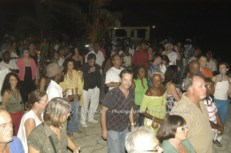 Chaka Demus & Pliers - Live In Concert @ Negril Escape Resort and Spa, December 8, 2009, One Love Drive, West End, Negril, Westmoreland, Jamaica W.I. - Photographs by Net2Market.com - Barry J. Hough Sr, Photographer/Photojournalist - Negril Travel Guide, Negril Jamaica WI - http://www.negriltravelguide.com - info@negriltravelguide.com...!