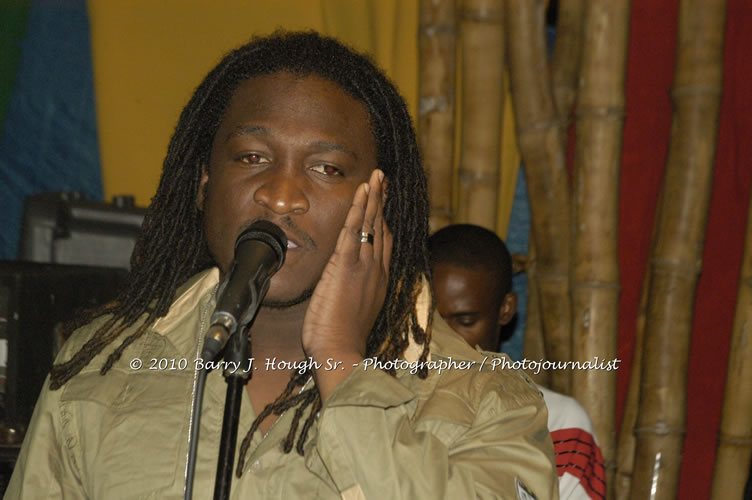 Etana - Live In Concert - One Love Reggae Concert Series 09/10 @ Negril Escape Resort and Spa, December 22, 2009, One Love Drive, West End, Negril, Westmoreland, Jamaica W.I. - Photographs by Net2Market.com - Barry J. Hough Sr, Photographer/Photojournalist - Negril Travel Guide, Negril Jamaica WI - http://www.negriltravelguide.com - info@negriltravelguide.com...!