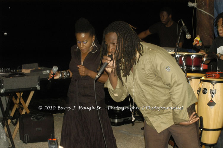 Etana - Live In Concert - One Love Reggae Concert Series 09/10 @ Negril Escape Resort and Spa, December 22, 2009, One Love Drive, West End, Negril, Westmoreland, Jamaica W.I. - Photographs by Net2Market.com - Barry J. Hough Sr, Photographer/Photojournalist - Negril Travel Guide, Negril Jamaica WI - http://www.negriltravelguide.com - info@negriltravelguide.com...!