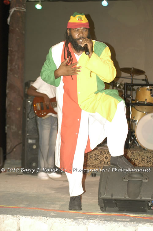 Freddy McGregor - Live In Concert @ Negril Escape Resort and Spa, One Love Drive, West End, Negril, Westmoreland, Jamaica W.I. - Photographs by Net2Market.com - Barry J. Hough Sr, Photographer/Photojournalist - Negril Travel Guide, Negril Jamaica WI - http://www.negriltravelguide.com - info@negriltravelguide.com...!