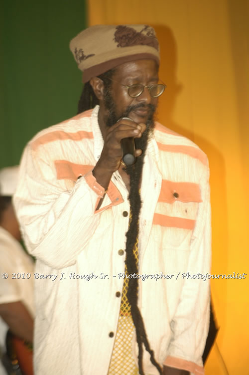 Freddy McGregor - Live In Concert @ Negril Escape Resort and Spa, One Love Drive, West End, Negril, Westmoreland, Jamaica W.I. - Photographs by Net2Market.com - Barry J. Hough Sr, Photographer/Photojournalist - Negril Travel Guide, Negril Jamaica WI - http://www.negriltravelguide.com - info@negriltravelguide.com...!