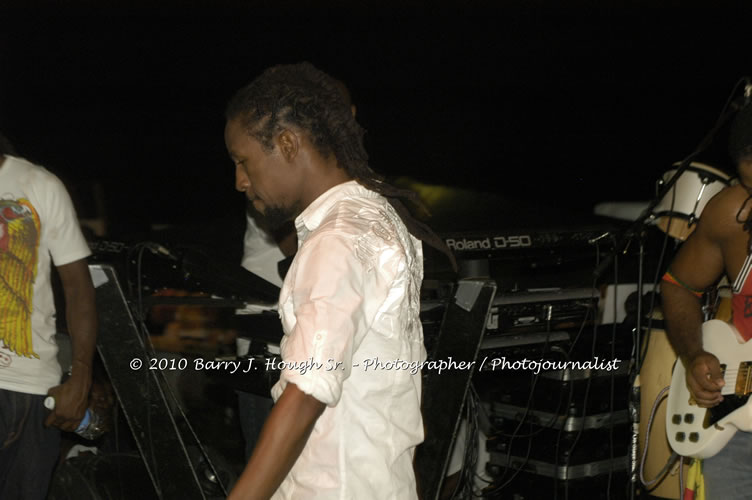 JAH Cure - Live In Concert @ Negril Escape Resort and Spa, December 15, 2009, One Love Drive, West End, Negril, Westmoreland, Jamaica W.I. - Photographs by Net2Market.com - Barry J. Hough Sr, Photographer/Photojournalist - Negril Travel Guide, Negril Jamaica WI - http://www.negriltravelguide.com - info@negriltravelguide.com...!