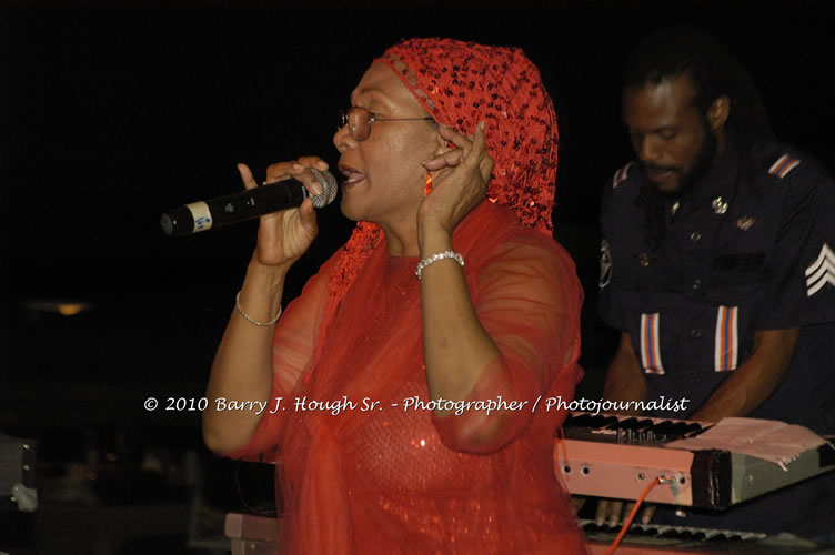 Marcia Griffiths & Edge Michael - Live In Concert - One Love Reggae Concert Series 09/10 @ Negril Escape Resort and Spa, December 29, 2009, One Love Drive, West End, Negril, Westmoreland, Jamaica W.I. - Photographs by Net2Market.com - Barry J. Hough Sr, Photographer/Photojournalist - Negril Travel Guide, Negril Jamaica WI - http://www.negriltravelguide.com - info@negriltravelguide.com...!