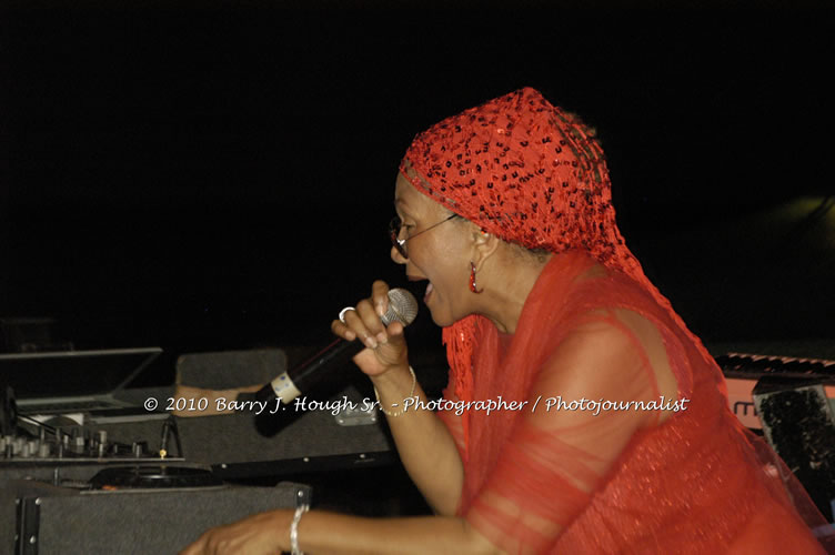 Marcia Griffiths & Edge Michael - Live In Concert - One Love Reggae Concert Series 09/10 @ Negril Escape Resort and Spa, December 29, 2009, One Love Drive, West End, Negril, Westmoreland, Jamaica W.I. - Photographs by Net2Market.com - Barry J. Hough Sr, Photographer/Photojournalist - Negril Travel Guide, Negril Jamaica WI - http://www.negriltravelguide.com - info@negriltravelguide.com...!