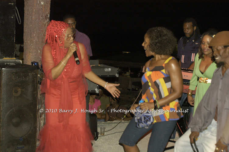 Marcia Griffiths & Edge Michael - Live In Concert - One Love Reggae Concert Series 09/10 @ Negril Escape Resort and Spa, December 29, 2009, One Love Drive, West End, Negril, Westmoreland, Jamaica W.I. - Photographs by Net2Market.com - Barry J. Hough Sr, Photographer/Photojournalist - Negril Travel Guide, Negril Jamaica WI - http://www.negriltravelguide.com - info@negriltravelguide.com...!