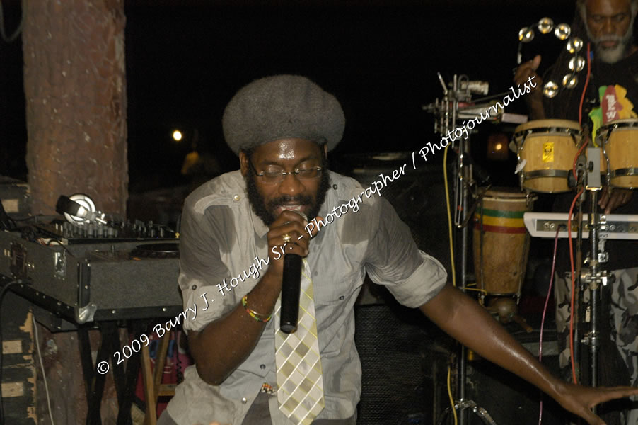  Tarrus Riley - Live in Concert - at the One Love Reggae Concert Series 09/10 @ Negril Escape Resort & Spa - Also Featuring: Mistic Bowie, Monday Justice, Cash, Dean Frazier - DJ Gemini - MC Oliver Cargill, Negril Escape Resort & Spa, One Love Drive, West End, Negril, Westmoreland, Jamaica W.I. - Tuesday, November 17, 2009 - Photographs by Net2Market.com - Barry J. Hough Sr, Photographer / Photojournalist - Photos taken with a Nikon D70, D100, or D300 - Negril Travel Guide, Negril Jamaica WI - http://www.negriltravelguide.com - info@negriltravelguide.com...!