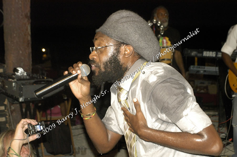  Tarrus Riley - Live in Concert - at the One Love Reggae Concert Series 09/10 @ Negril Escape Resort & Spa - Also Featuring: Mistic Bowie, Monday Justice, Cash, Dean Frazier - DJ Gemini - MC Oliver Cargill, Negril Escape Resort & Spa, One Love Drive, West End, Negril, Westmoreland, Jamaica W.I. - Tuesday, November 17, 2009 - Photographs by Net2Market.com - Barry J. Hough Sr, Photographer / Photojournalist - Photos taken with a Nikon D70, D100, or D300 - Negril Travel Guide, Negril Jamaica WI - http://www.negriltravelguide.com - info@negriltravelguide.com...!