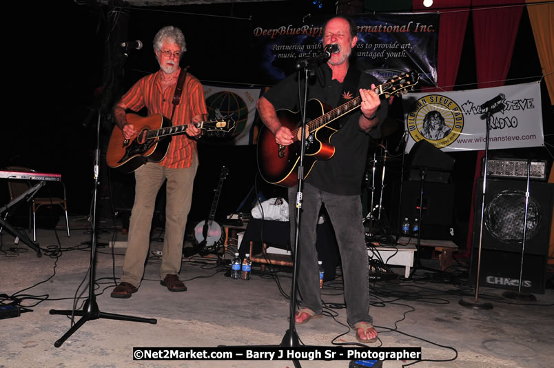 Chinese New Year @ The Sunset Show at Negril Escape - Tuesday, January 27, 2009 - Live Reggae Music at Negril Escape - Tuesday Nights 6:00PM to 10:00 PM - Photographs by Net2Market.com - Barry J. Hough Sr, Photographer/Photojournalist - Negril Travel Guide, Negril Jamaica WI - http://www.negriltravelguide.com - info@negriltravelguide.com...!