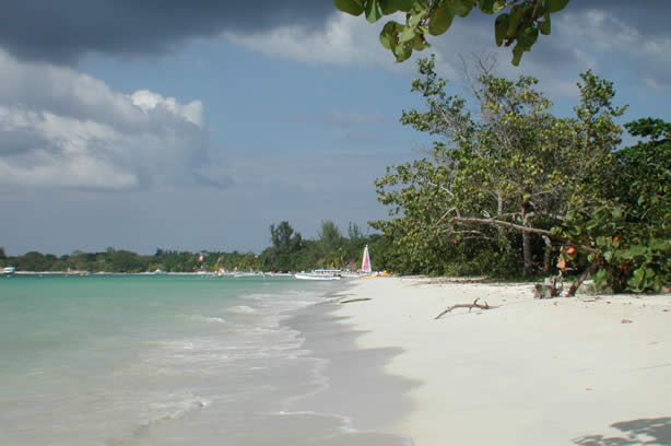 A Photo Walk along Negril's Famous Seven Mile Beach - Negril Travel Guide, Negril Jamaica WI - http://www.negriltravelguide.com - info@negriltravelguide.com...!