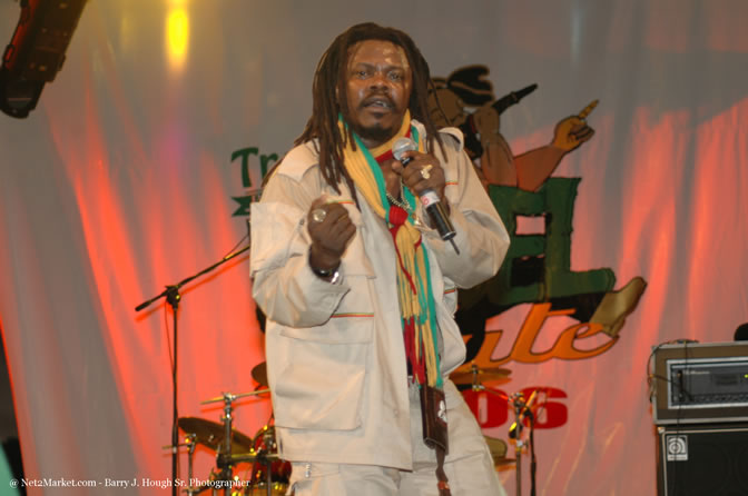 Luciano - Tru Juice Rebel Salute 2006 - Reggae's Premiere Roots Festival - Pre-Show Venue Photos -Port Kaiser Sports Club, Saturday, January 14, 2006 - Negril Travel Guide, Negril Jamaica WI - http://www.negriltravelguide.com - info@negriltravelguide.com...!