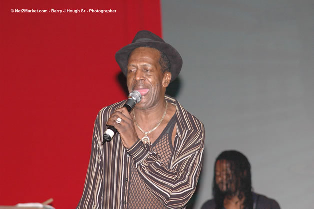 Gregory Isaacs @ Tru-Juice Rebel Salute 2007 - Saturday, January 13, 2007, Port Kaiser Sports Club, St. Elizabeth - Negril Travel Guide, Negril Jamaica WI - http://www.negriltravelguide.com - info@negriltravelguide.com...!